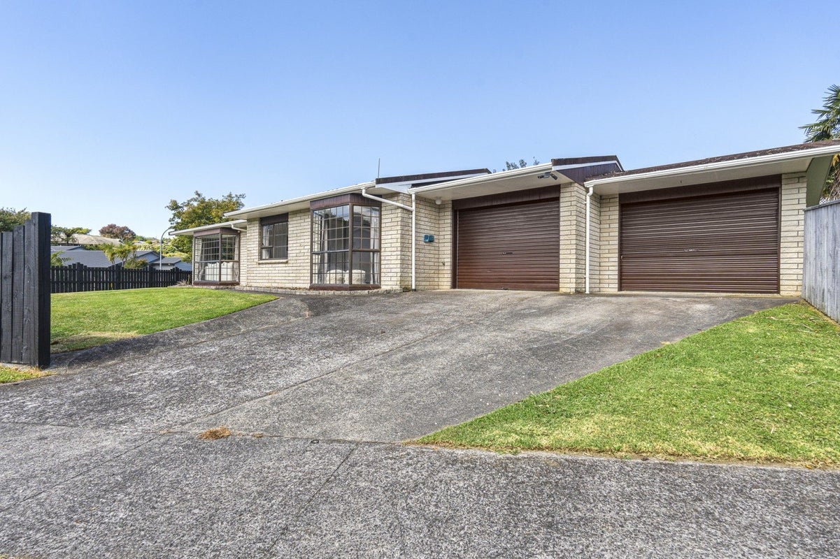 10 Ainslee Street, Highlands Park, New Plymouth - Carousel 2