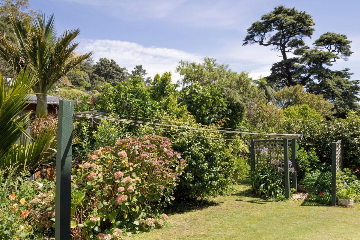 28 Kotari Road, Days Bay, Lower Hutt - Carousel 24