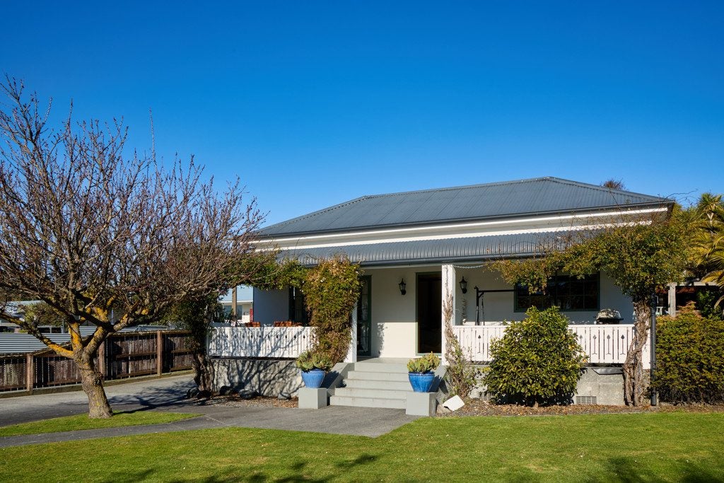 69 Ludstone Road, Kaikoura - Carousel 1