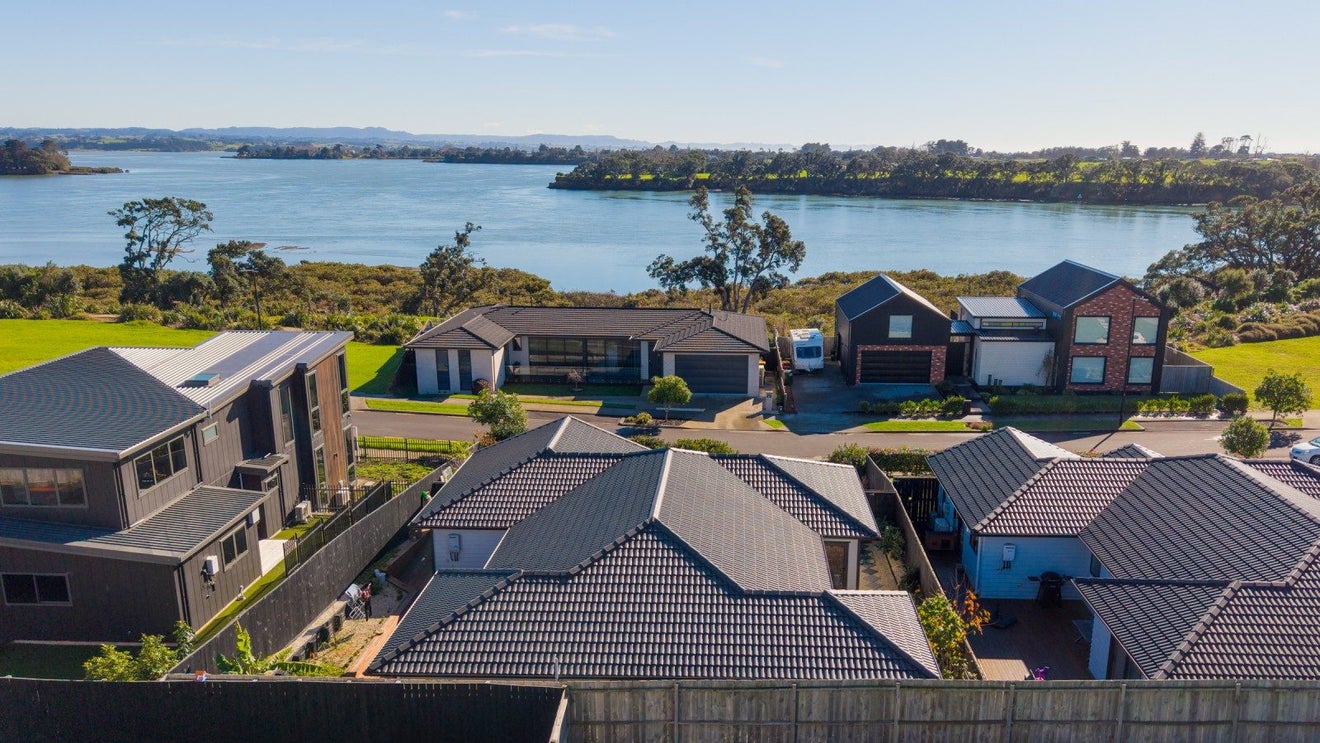 34 Tahuna Minhinnick DR, Glenbrook, Glenbrook - Carousel 2