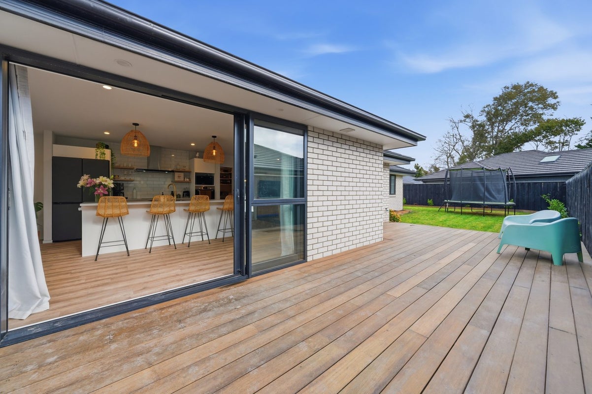 31 Meadow View Drive, Belfast, Christchurch - Carousel 16