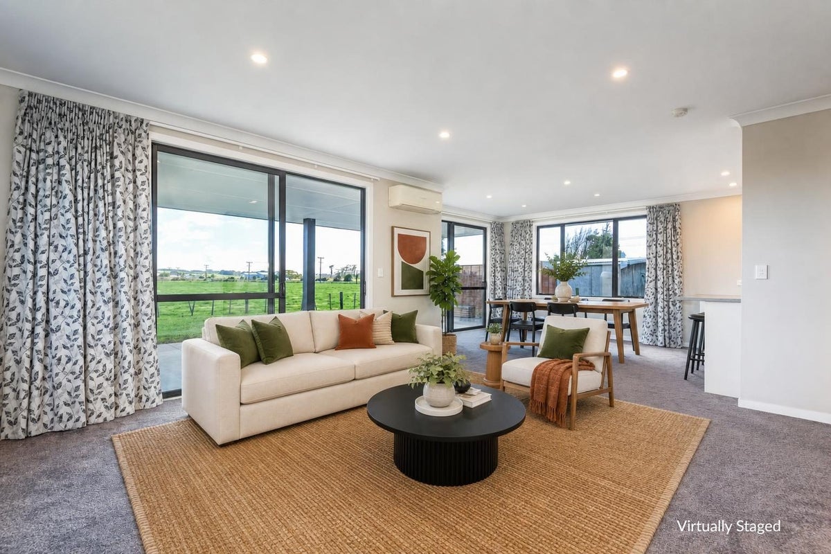 6 George Street, Bulls - Carousel 2