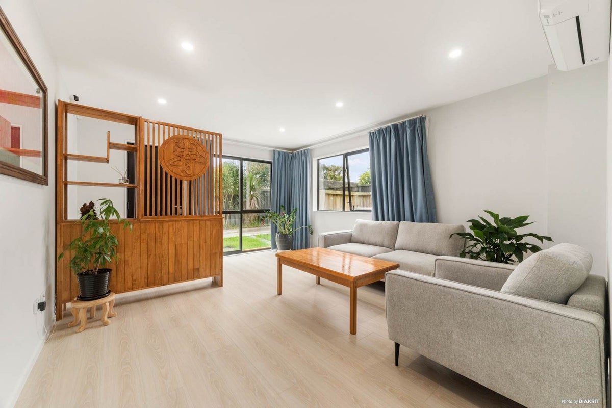 95C Lynwood Road, New Lynn, Auckland - Carousel 2