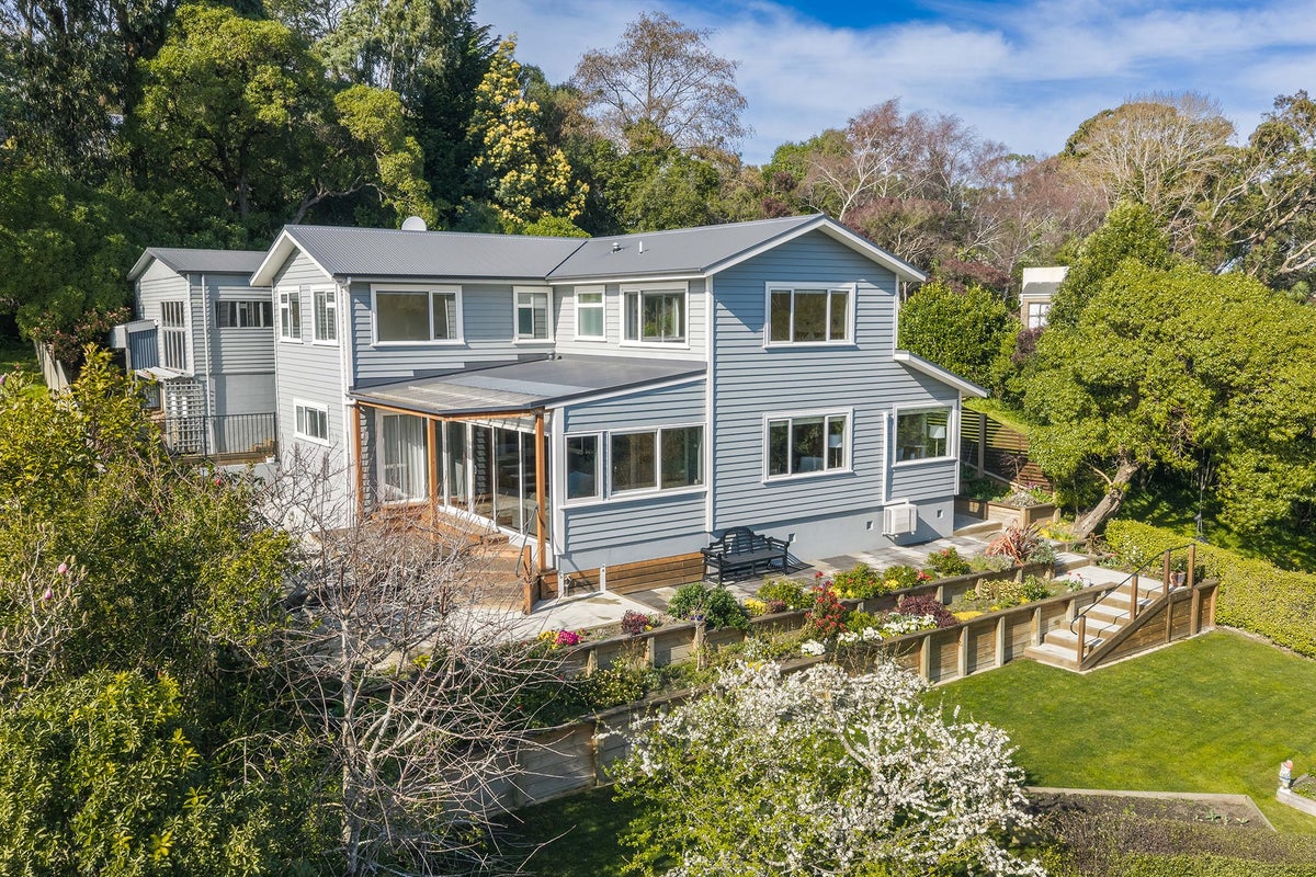 2 Leyden Terrace, Andersons Bay, Dunedin - Carousel 1