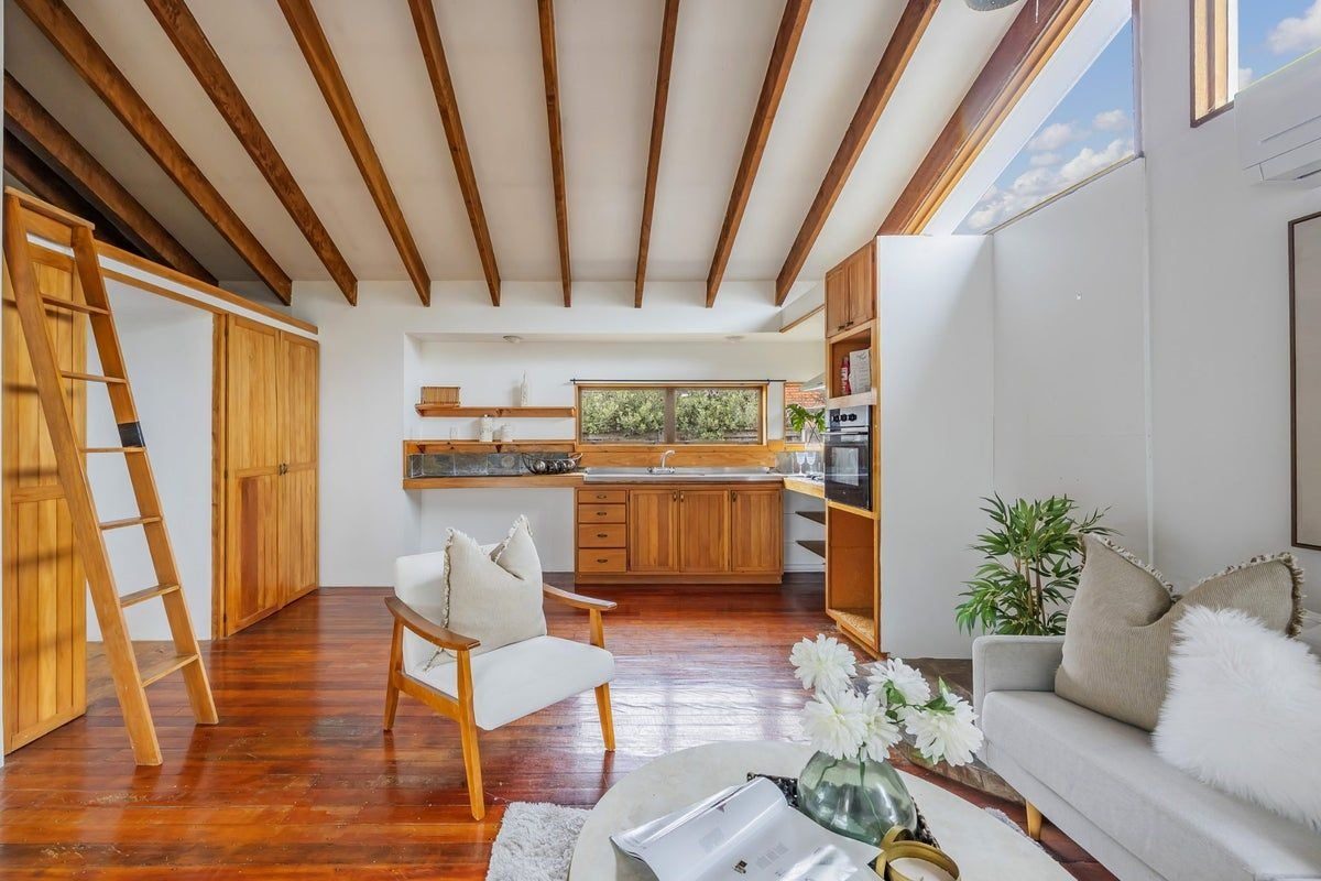146 Point Chevalier Road, Point Chevalier, Auckland - Carousel 1