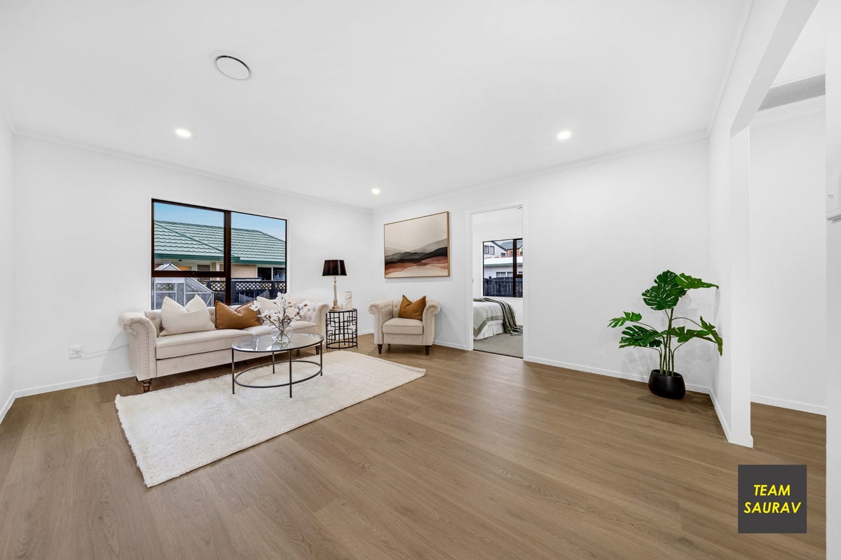 15 Oakmont Place, Wattle Downs, Manukau City, Auckland - Carousel 2