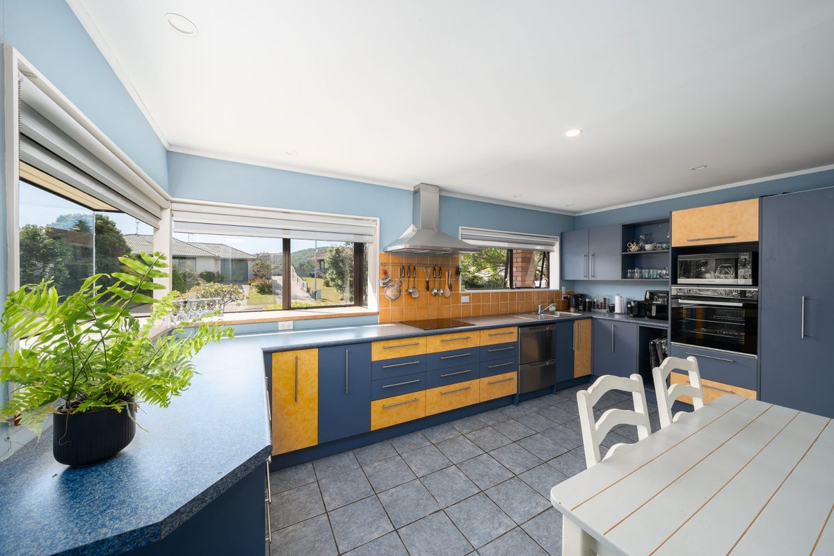 35 Chilton Drive, Paraparaumu - Carousel 2