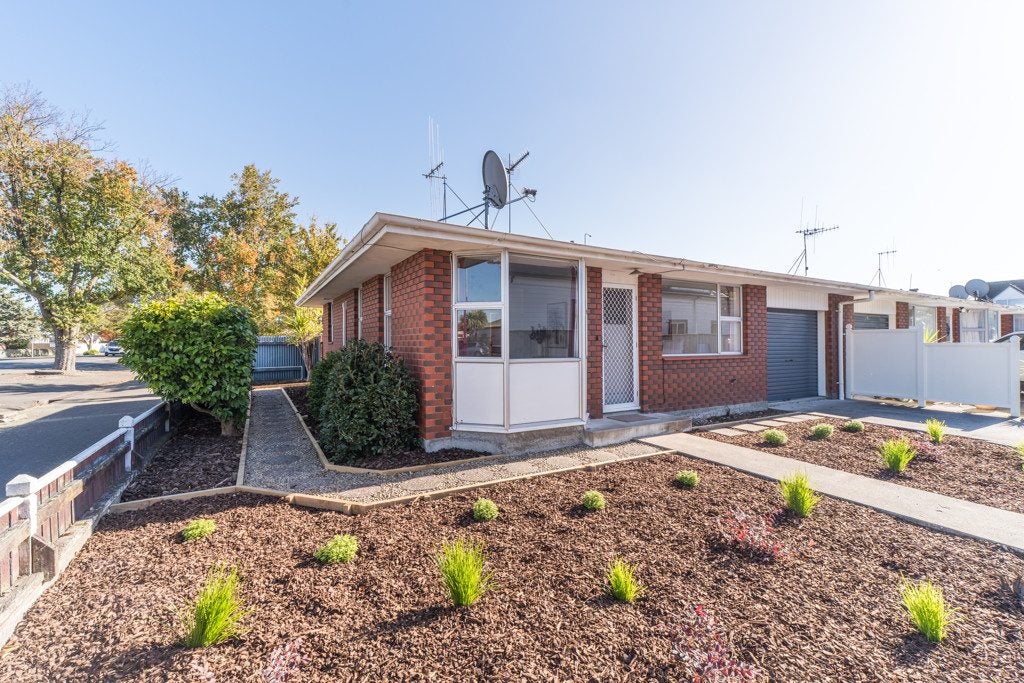 1/573 Church Street, Terrace End, Palmerston North - Carousel 1