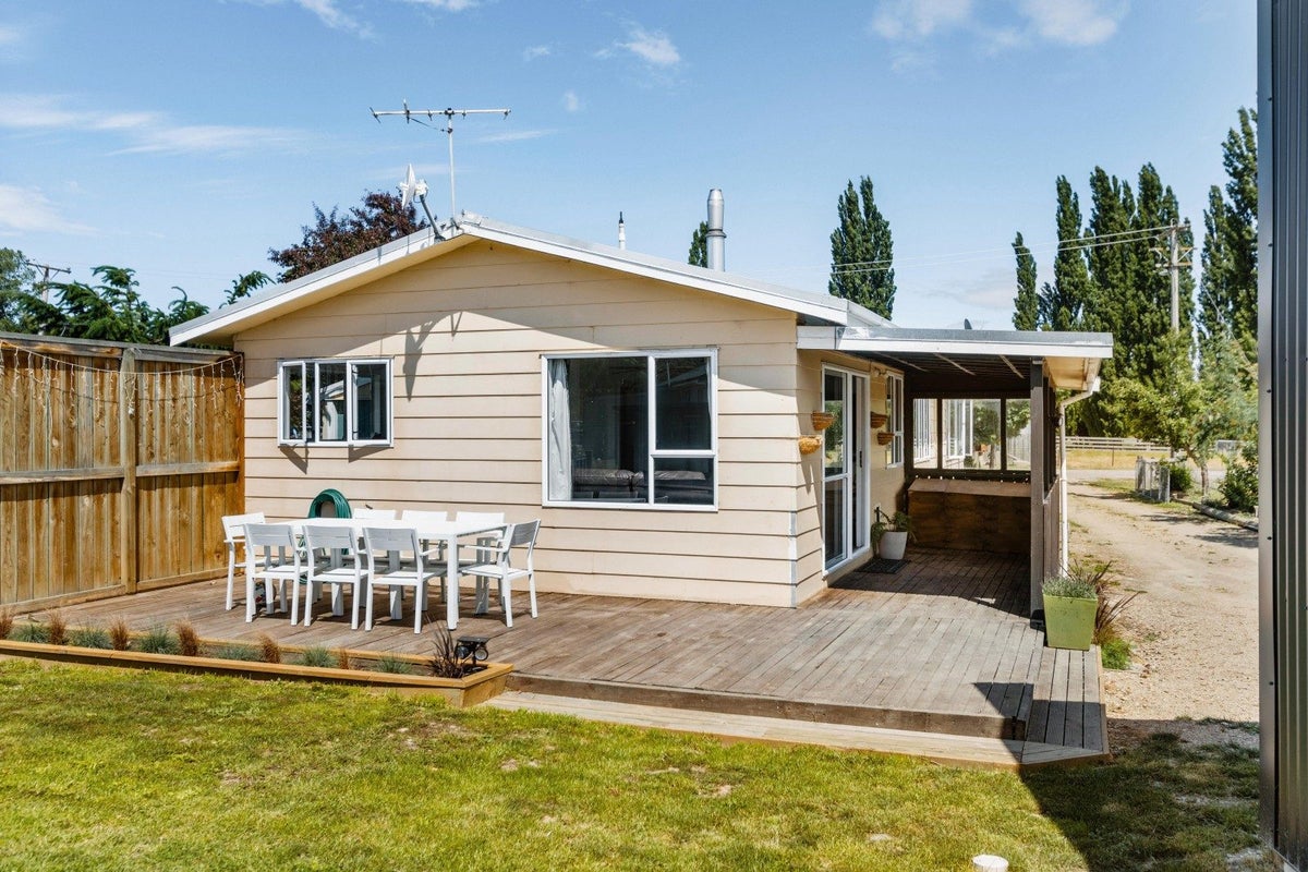 6 Hall Road, Patearoa, Ranfurly - Carousel 1