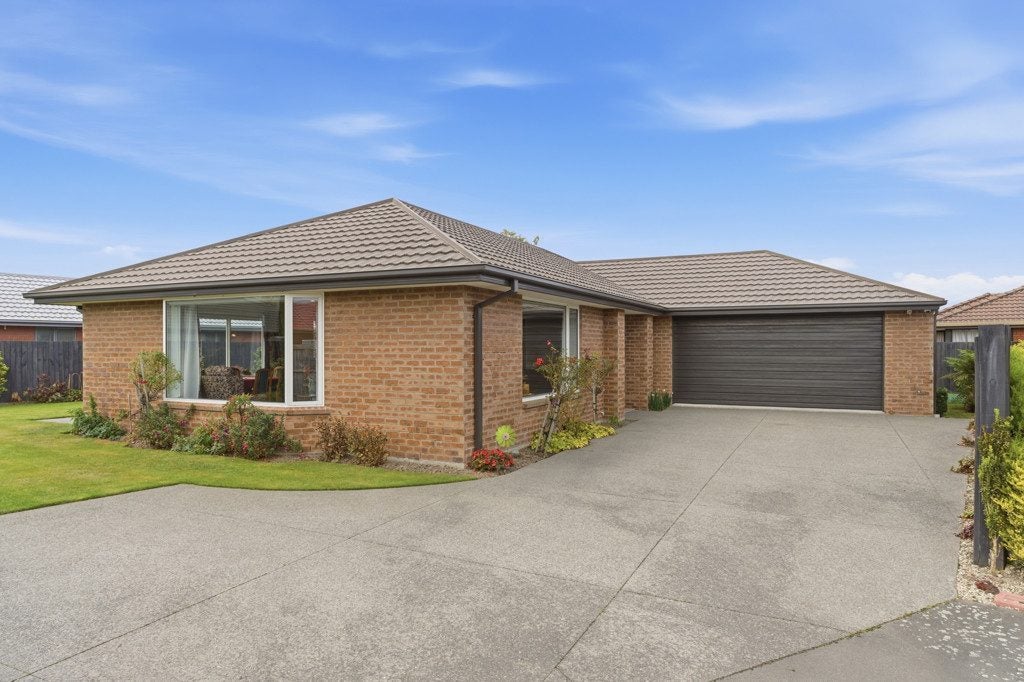 19 Carradale Avenue, Broomfield, Christchurch - Carousel 1