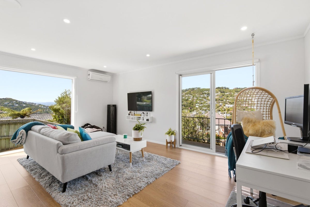 65 Chartwell Drive, Crofton Downs, Wellington - Carousel 1
