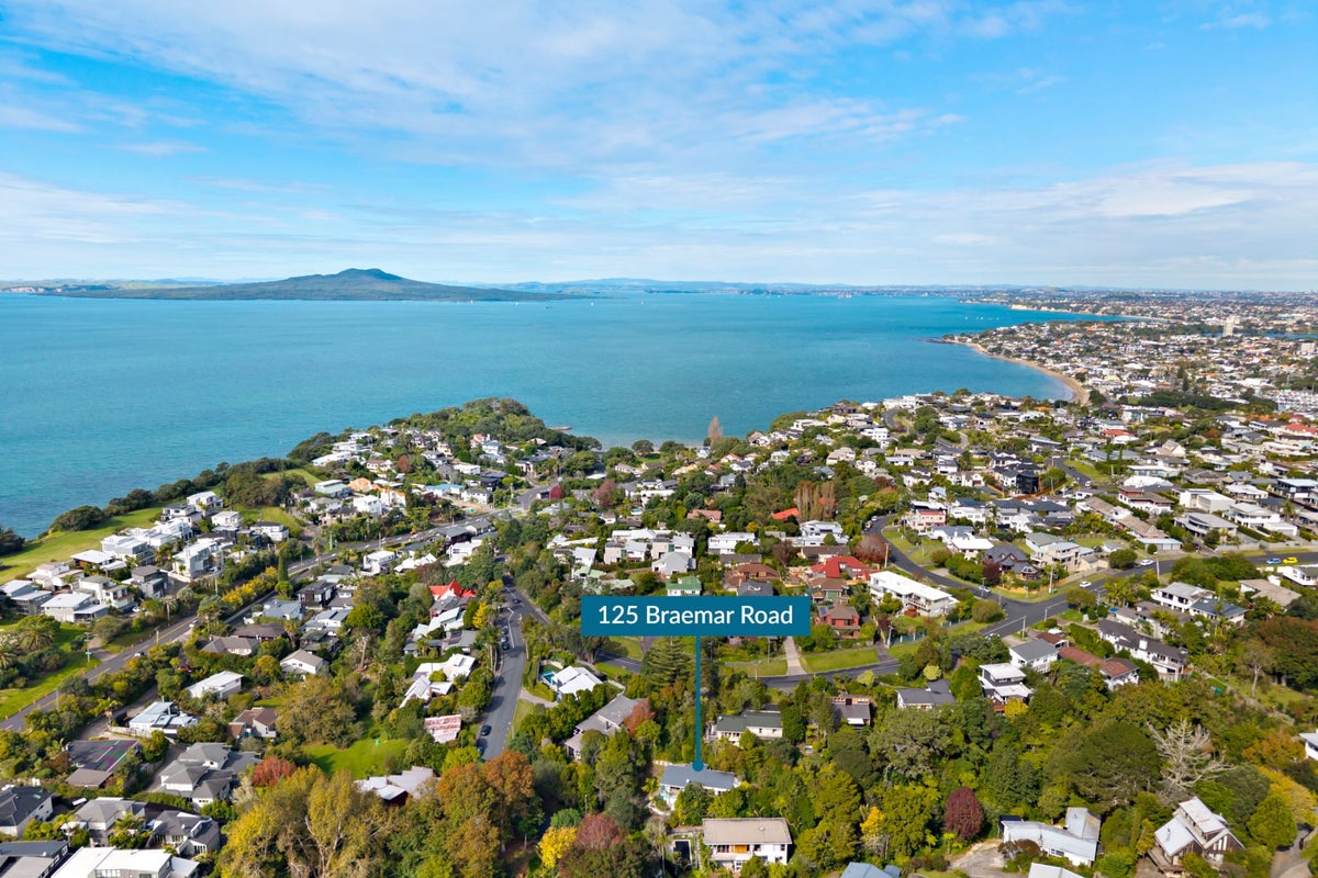 125 Braemar Road, Castor Bay, Auckland - Carousel 1