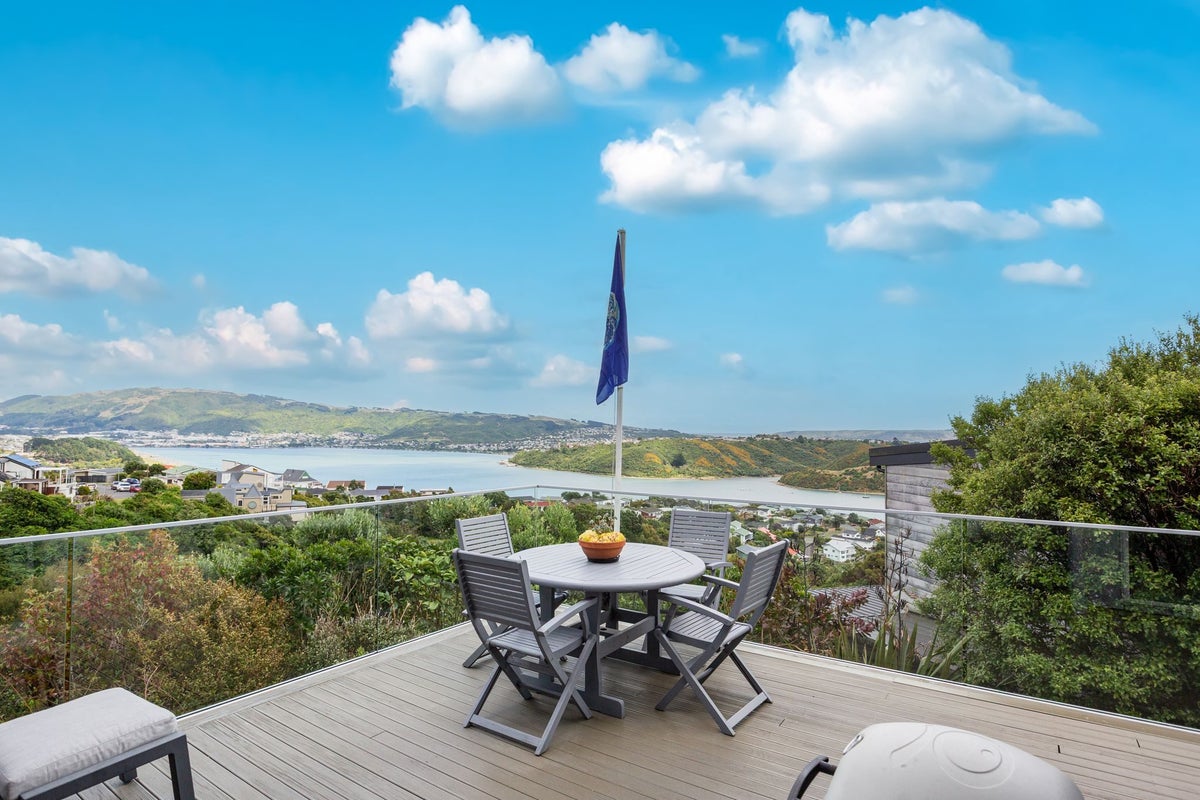 5 Seascape View, Paremata, Porirua - Carousel 2
