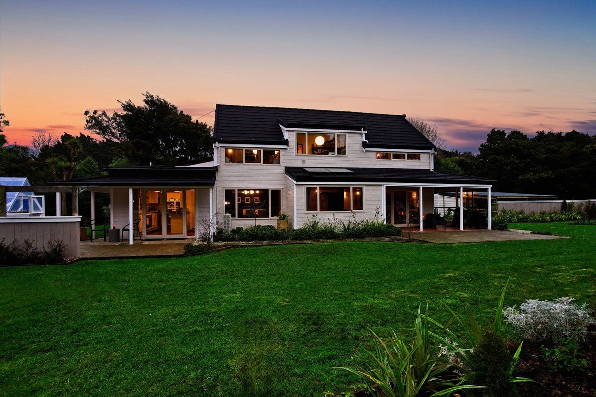 66 Ariki Avenue, Otatara, Invercargill - Carousel 1