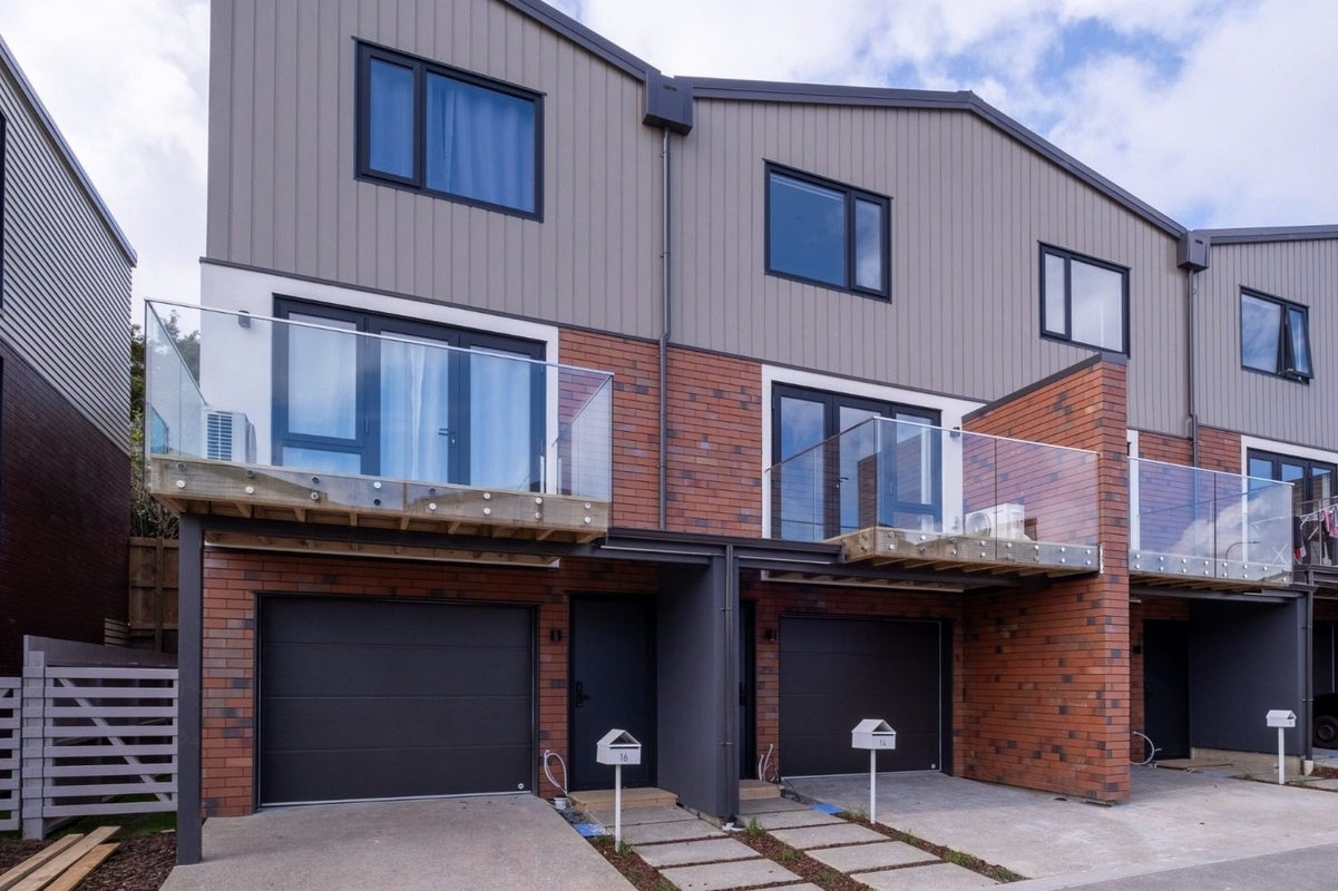 12 Te Toka Ika Lane, Mangere, Auckland - Carousel 1