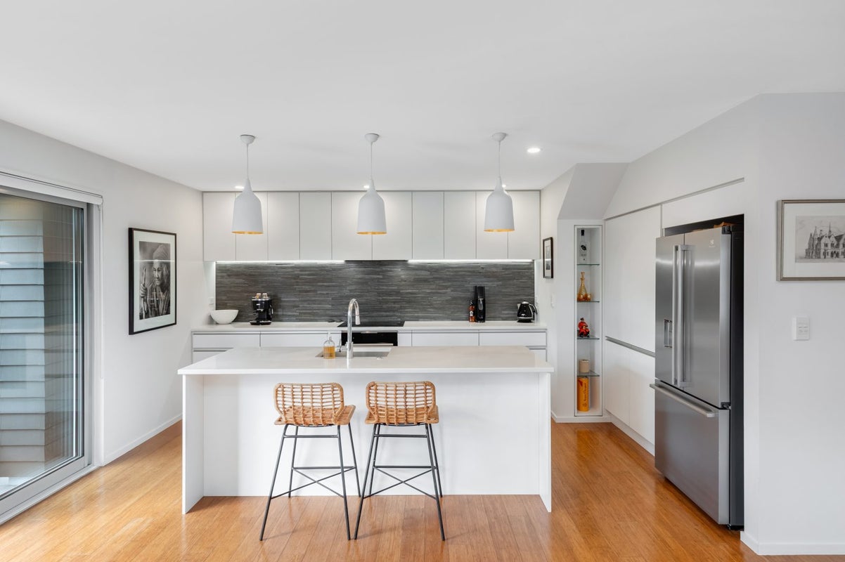 95A Edgeware Road, St Albans, Christchurch - Carousel 2