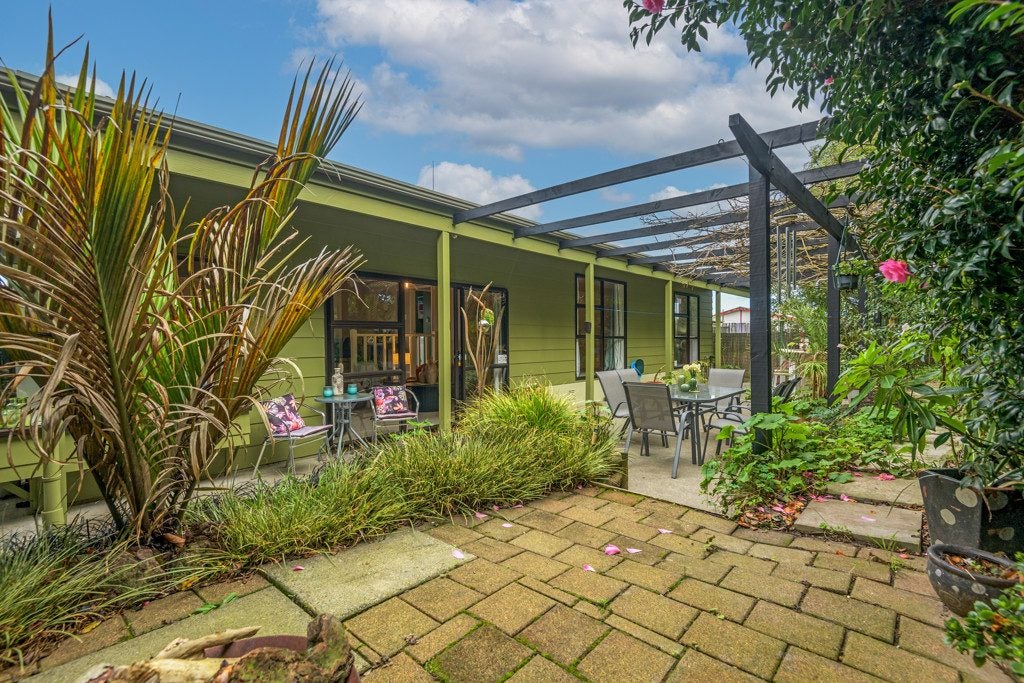 57 Benmore Avenue, Cloverlea, Palmerston North - Carousel 1