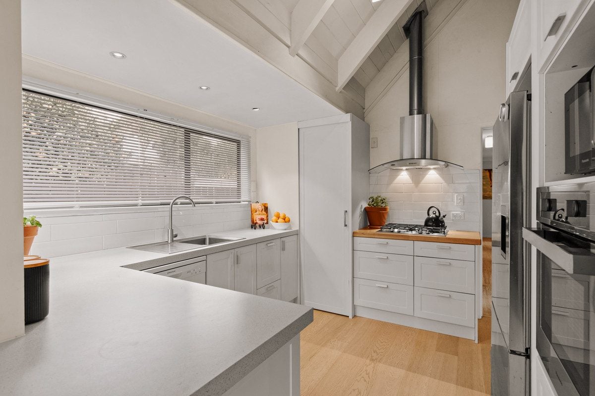 8 Langstone Street, Welcome Bay, Tauranga - Carousel 2