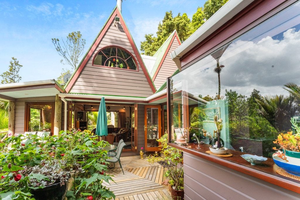 27A Tane Road, Laingholm, Auckland - Carousel 2
