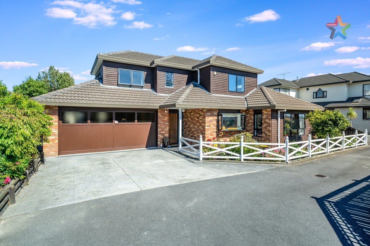 1/19 De Menech Grove, Avalon, Lower Hutt - Carousel 1