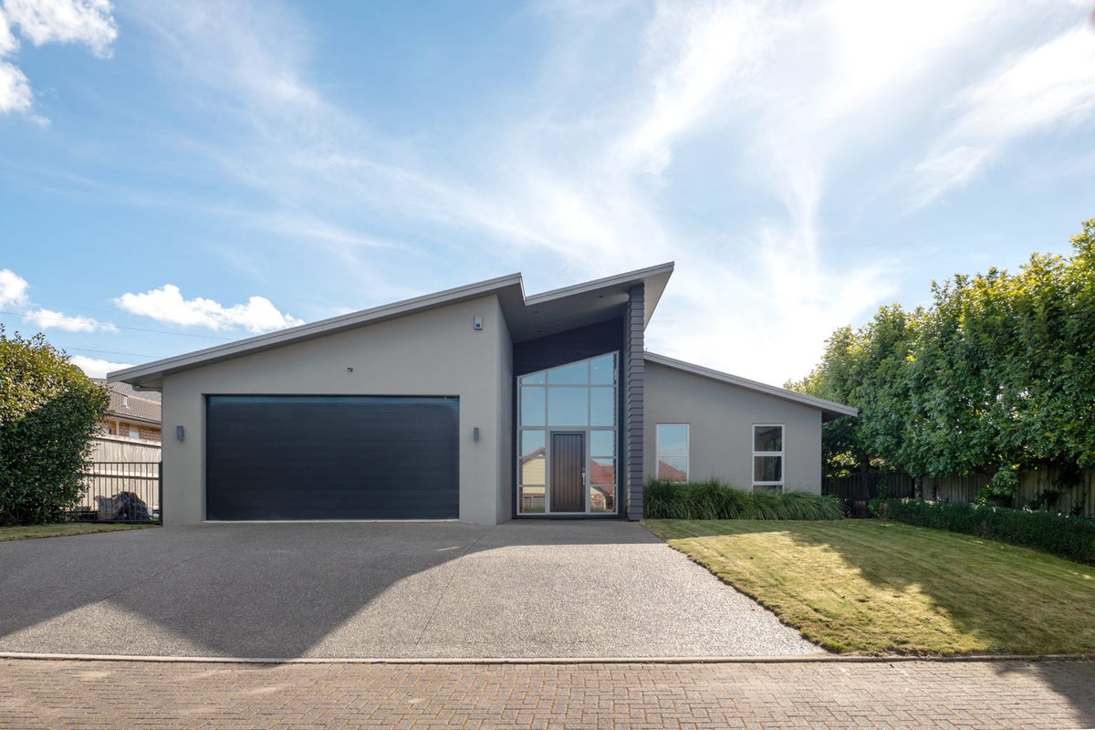 6 Baxendale Drive, Matipo Heights, Rotorua - Carousel 1