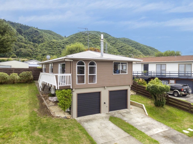156 California Drive, Totara Park, Upper Hutt - Carousel 2
