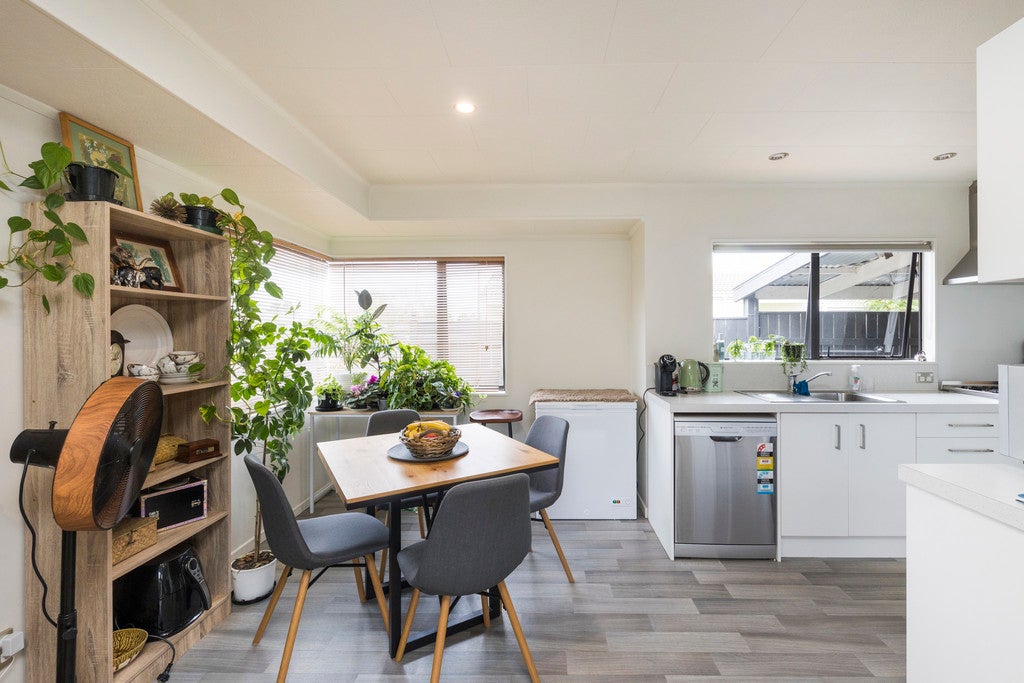53A Benmore Avenue, Cloverlea, Palmerston North - Carousel 2