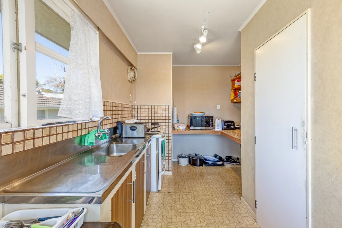 78 Waihemo Street, Waitangirua, Porirua - Carousel 2