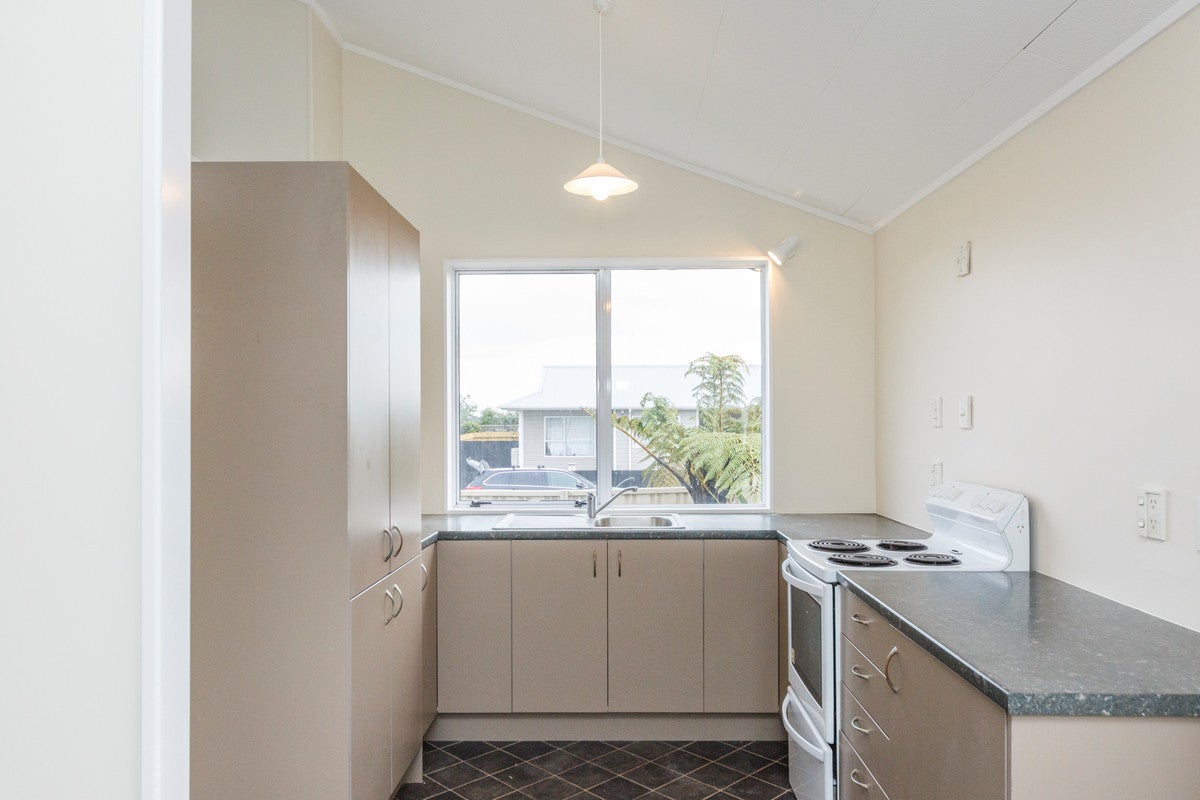 68 Benmore Avenue, Cloverlea, Palmerston North - Carousel 2