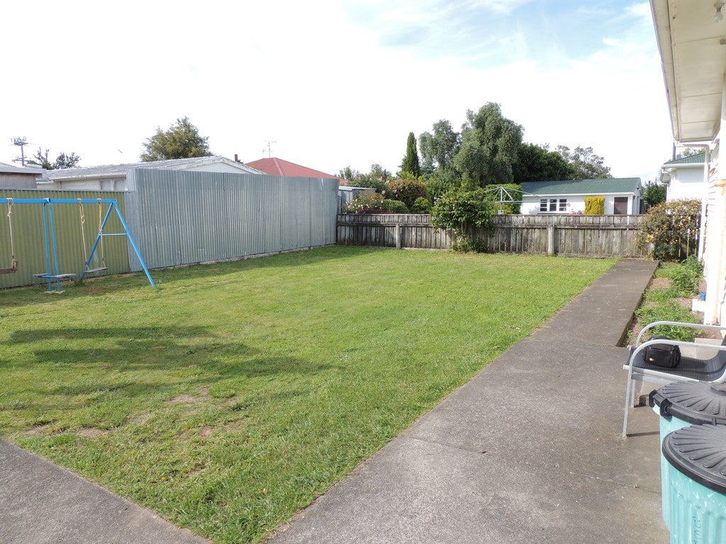 12 Barrett Place, Carterton - Carousel 21