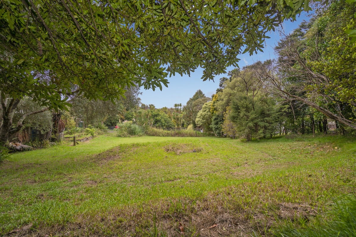 12 Moana Crescent, KENNEDY BAY, COROMANDEL - Carousel 1