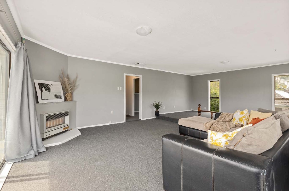 13 Morrison Grove, Stokes Valley, Lower Hutt - Carousel 1