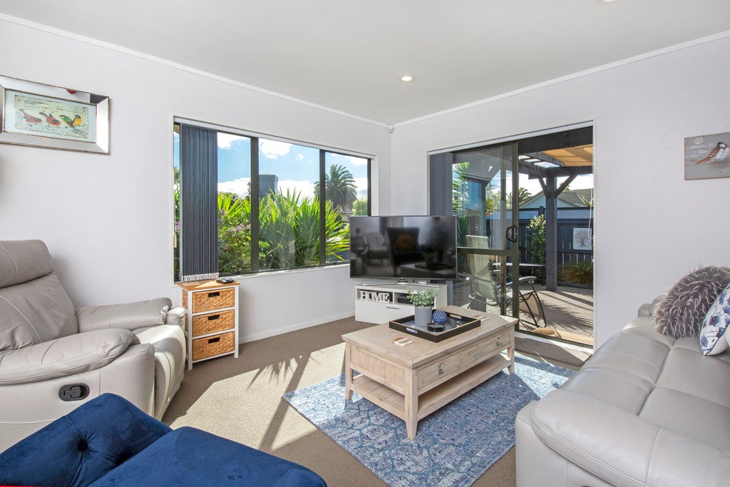 30 Davington Way, Burswood, Auckland - Carousel 2