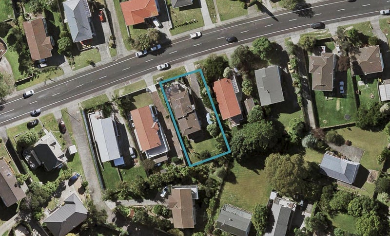 23 Trias Road, Totara Vale, Auckland - Carousel 1