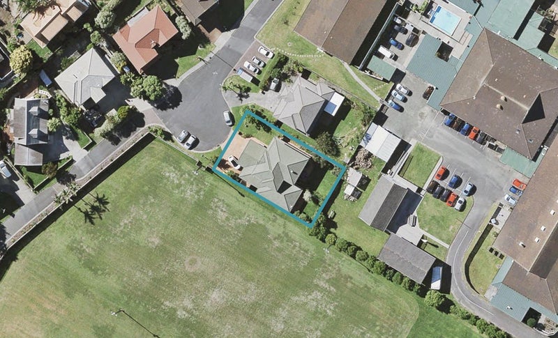 18 Noel Williams Place, Windsor Park, Auckland - Carousel 1