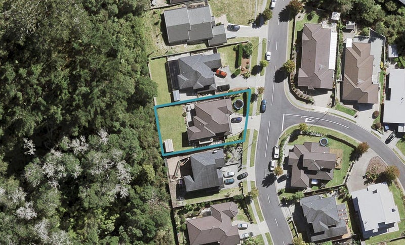 13 Barnsley Place, Henderson, Auckland - Carousel 1
