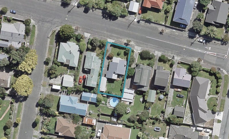 35 Whites Line, WOBURN, LOWER HUTT - Carousel 1