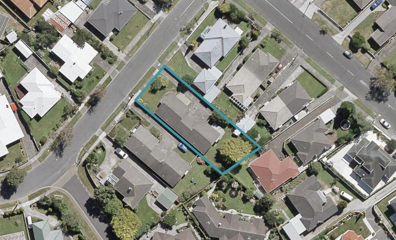 2/3 Rosebank Avenue, Avalon, Lower Hutt - Carousel 1