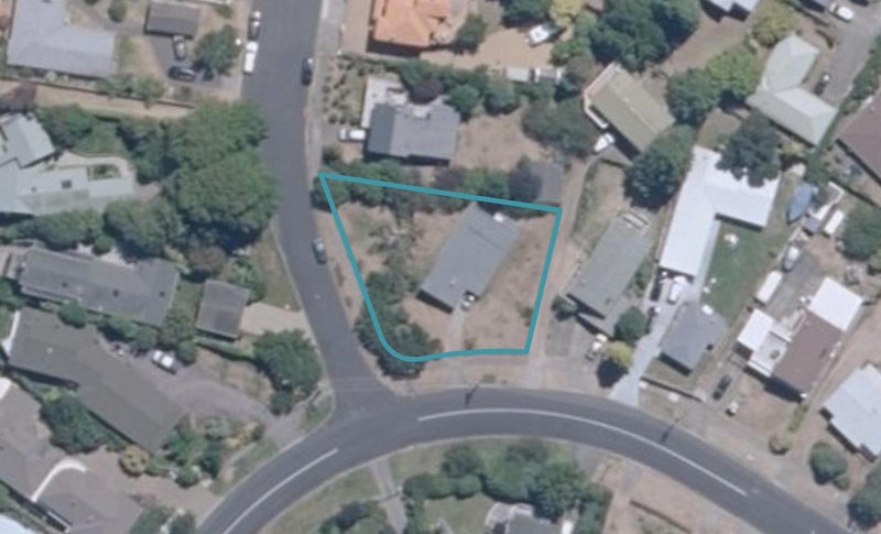 27 Rainbow Drive, Rainbow Point, Taupō - Carousel 1