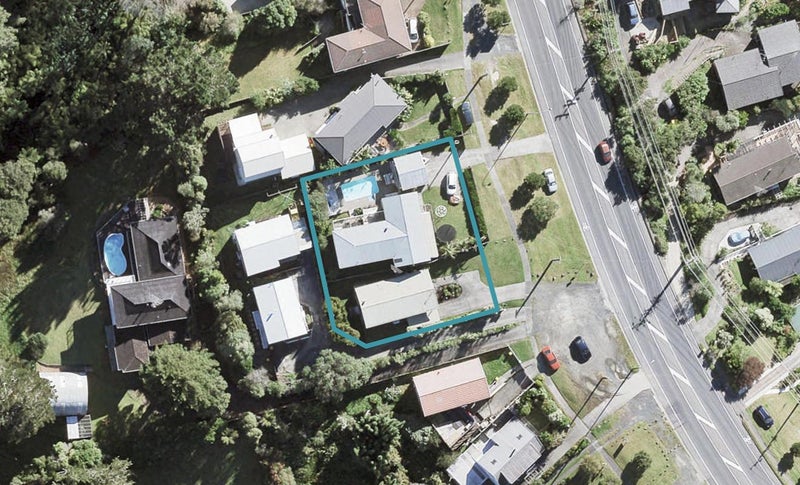 2/1032 East Coast Road, Fairview Heights, Auckland - Carousel 1