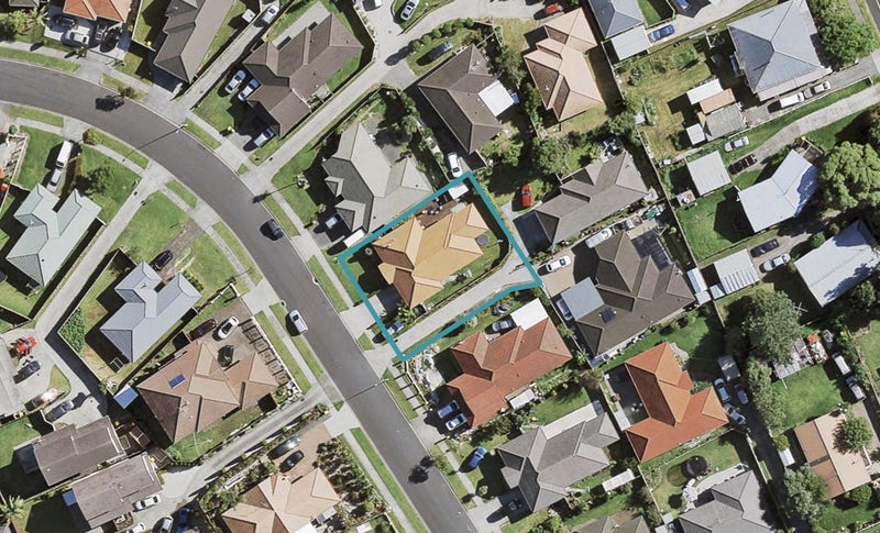 11 Pitt Avenue, Clendon Park, Auckland - Carousel 1