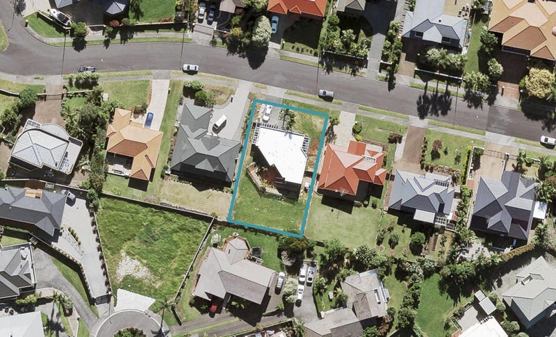 10 Belleaire Court, West Harbour, Auckland - Carousel 1