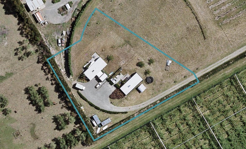 32 Parkhill Road, Hastings - Carousel 1
