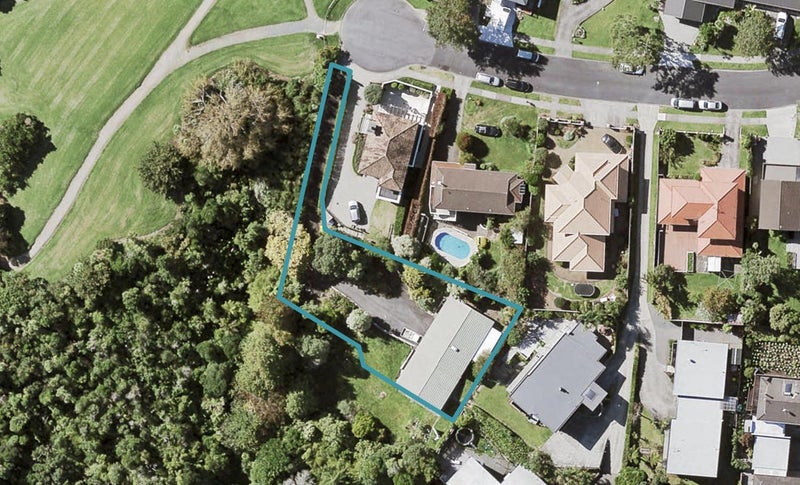 28 Oliver Twist Avenue, Mellons Bay, Auckland - Carousel 1