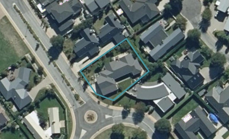 35 Old Station Avenue, Wanaka - Carousel 1
