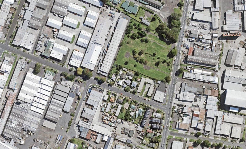 7/13 Keeling Road, Henderson, Auckland - Carousel 1