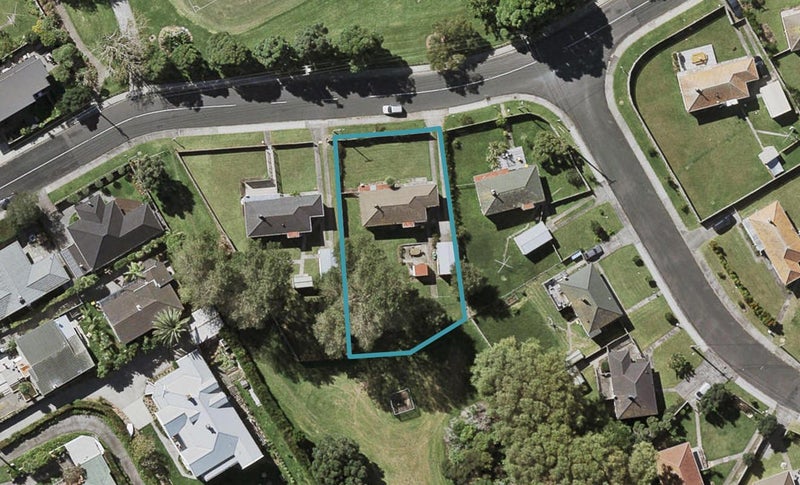 83 Roberts Avenue, Bayswater, Auckland - Carousel 1