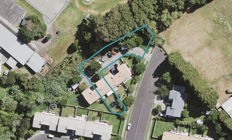 31 Marinich Drive South, Ranui, Auckland - Carousel 1