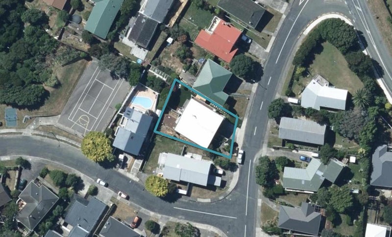 12 Pope Street, Camborne, Porirua - Carousel 1