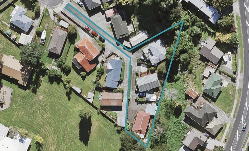 2/76 Chilcott Road, Henderson, Auckland - Carousel 1